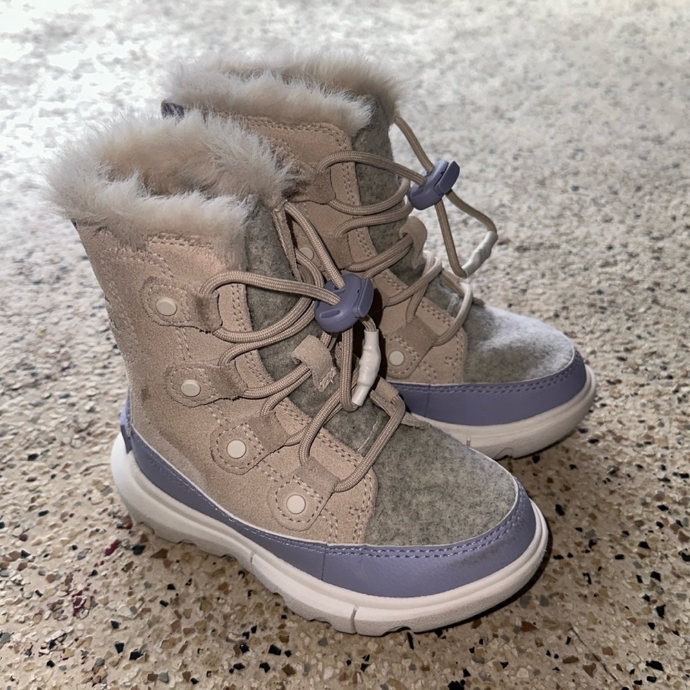 Toddler cold weather/ proof boots